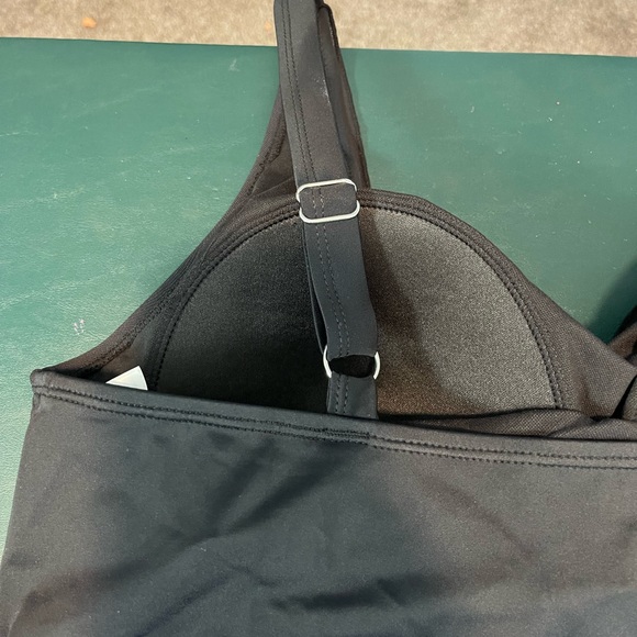 BNWOT plus size swimsuit size 16 - Picture 6 of 10